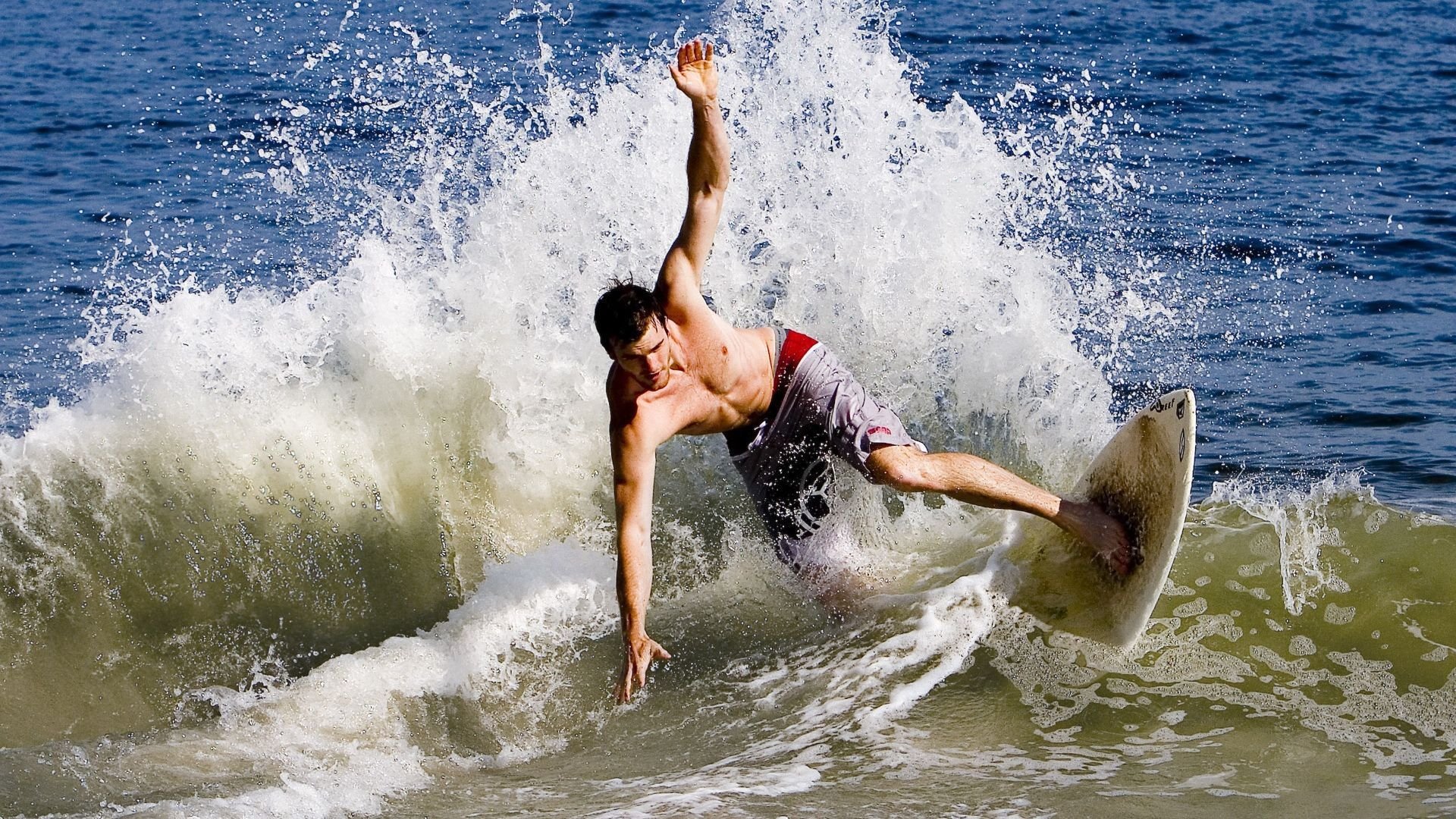 世界杯：夺冠之后梅西回家乡举行小型社区庆祝会 朴素场景走红